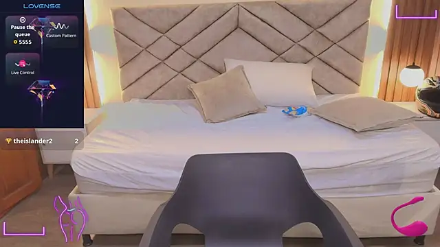 Snapshot of Laracooper_ chatting on 02-14-26, 07:36 Laracooper online show from 02-14-26, 07:36