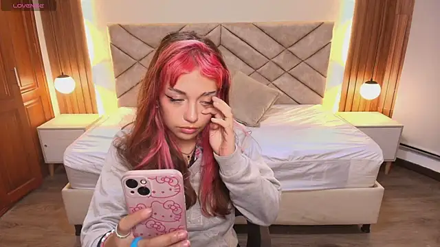 Snapshot of Laracooper_ chatting on 02-09-26, 07:12 Laracooper online show from 02-09-26, 07:12