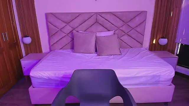 Laracooper  online show from 03-19-26, 08:09