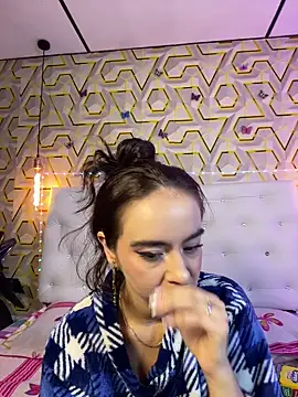 Snapshot of MelanyyJhonson15 chatting on 05-27-26, 03:25 MelanyyJhonson15 online show from 05-27-26, 03:25