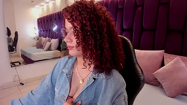 avrilwaynee online show from 12-15-25, 11:38