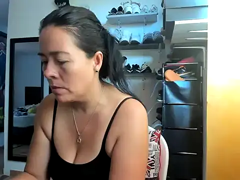 caroline 47 online show from 05-03-26, 03:37