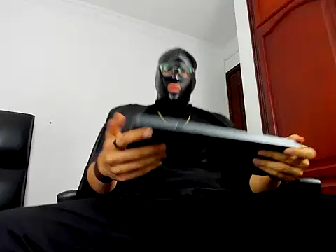 Snapshot of belialcrow666 chatting on 11-13-25, 07:29 belialcrow666 online show from 11-13-25, 07:29