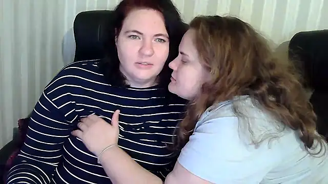 HollyXXEva online show from 11-25-25, 12:38