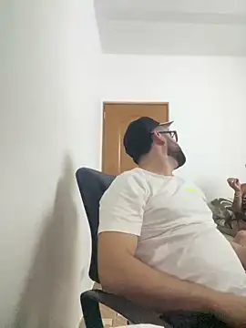 julianlondo111 online show from 03-07-26, 07:15