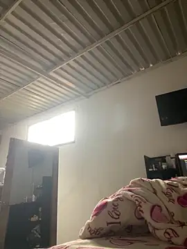 julianlondo111 online show from 12-05-25, 01:43