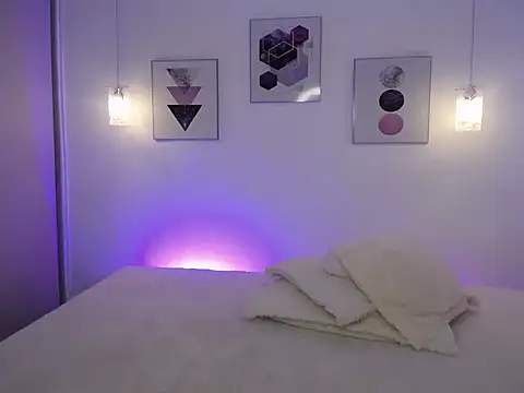 selene rouse  online show from 11-25-25, 01:28