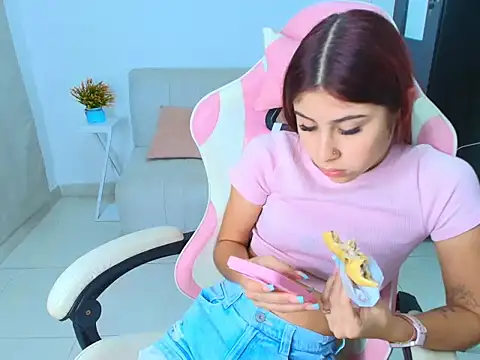 selena moore69 online show from 12-05-25, 02:15