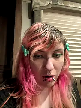 Snapshot of needlefaceUwU chatting on 11-13-25, 08:29 needlefaceUwU online show from 11-13-25, 08:29