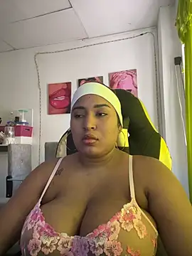 Snapshot of morena-2025 chatting on 06-11-26, 02:58 morena-2025 online show from 06-11-26, 02:58