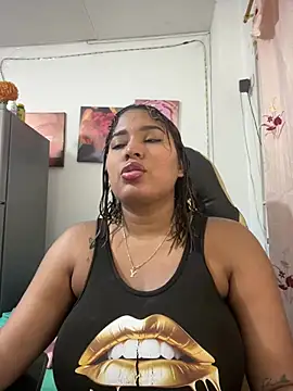Snapshot of morena-2025 chatting on 06-20-26, 11:32 morena-2025 online show from 06-20-26, 11:32