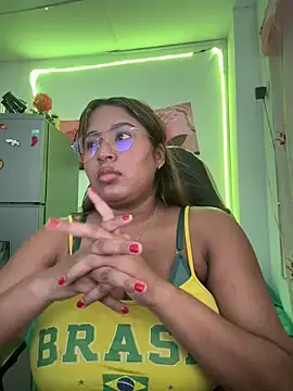 Snapshot of morena-2025 chatting on 06-27-26, 03:01 morena-2025 online show from 06-27-26, 03:01