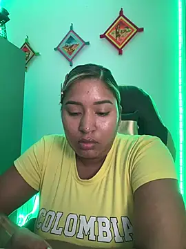 Snapshot of morena-2025 chatting on 07-14-26, 02:05 morena-2025 online show from 07-14-26, 02:05