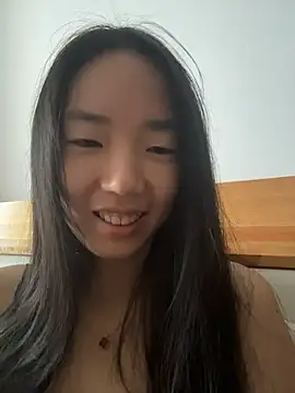 Snapshot of TinyBabe chatting on 11-14-25, 05:00 TinyBabe online show from 11-14-25, 05:00