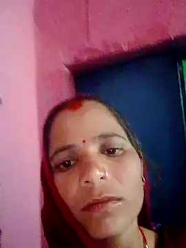 Snapshot of Bigg_bhabi chatting on 11-15-25, 03:05 Bigg bhabi online show from 11-15-25, 03:05