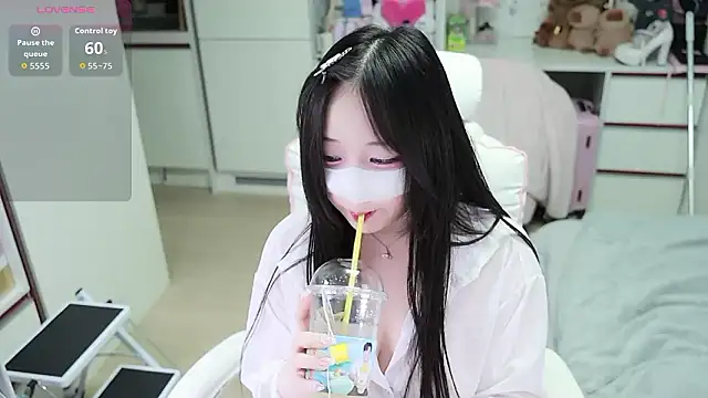kimhyeona2005 online show from 05-08-26, 11:36