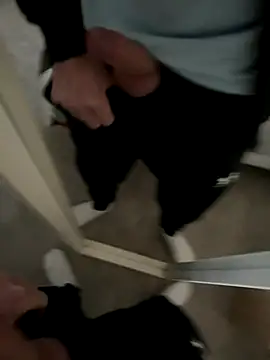 Snapshot of lucpompot chatting on 11-27-25, 08:37 lucpompot online show from 11-27-25, 08:37