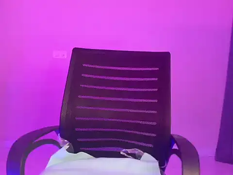 Saira Hotty online show from 11-28-25, 02:39