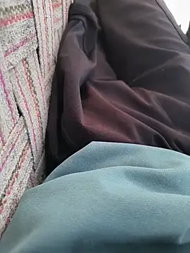 Ritik143jhil online show from 12-20-25, 11:24