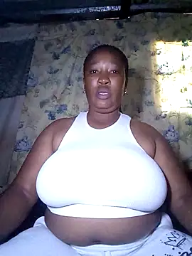 MissMoyo online show from 11-18-25, 03:04