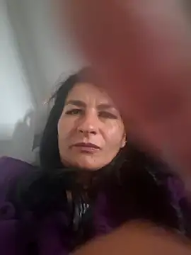 Snapshot of Elennbaby05 chatting on 11-15-25, 12:53 Elennbaby05 online show from 11-15-25, 12:53