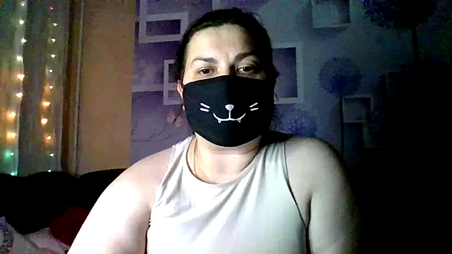 honey sweet couple online show from 12-19-25, 08:00