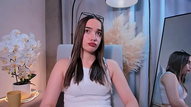 NoraBuffa online show from 11-20-25, 04:29