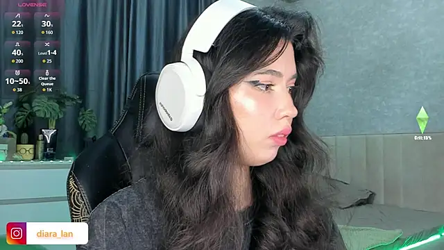 Diara 1an online show from 11-30-25, 01:34