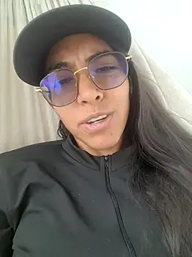 Snapshot of Naomi_Nyx chatting on 11-14-25, 02:32 Naomi Nyx online show from 11-14-25, 02:32