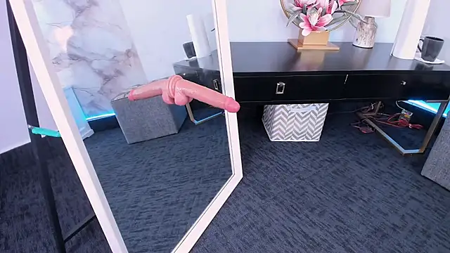 Snapshot of VanillaFlo chatting on 02-03-26, 06:40 VanillaFlo online show from 02-03-26, 06:40