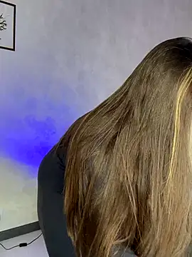 Snapshot of Melody_sol chatting on 01-06-26, 03:21 Melody sol online show from 01-06-26, 03:21