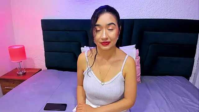 VictoriaRouge  online show from 05-18-26, 08:24