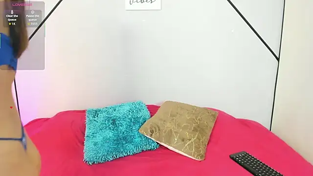 VictoriaRouge  online show from 11-28-25, 10:26