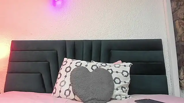 VictoriaRouge  online show from 02-26-26, 04:12