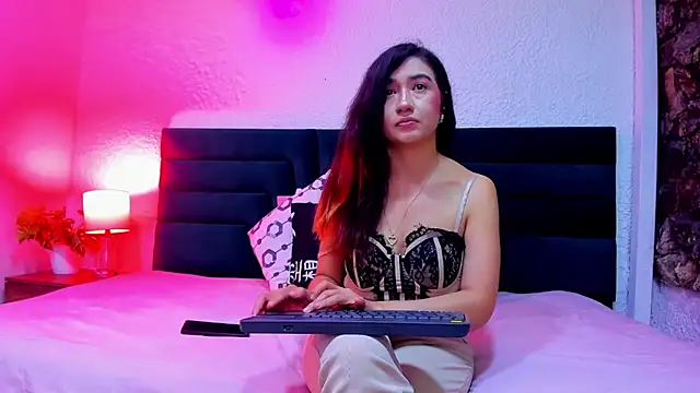 VictoriaRouge  online show from 03-09-26, 03:54