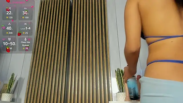 roxyflame  online show from 07-18-26, 11:30