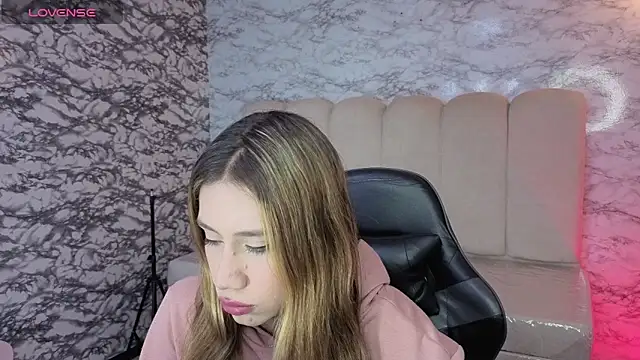 Evy Luxx v online show from 02-12-26, 03:50