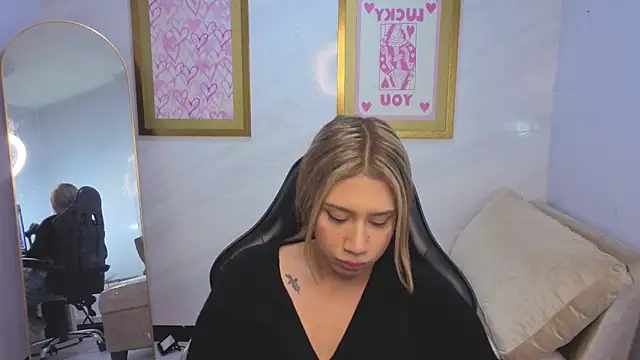 Evy Luxx v online show from 04-02-26, 03:35