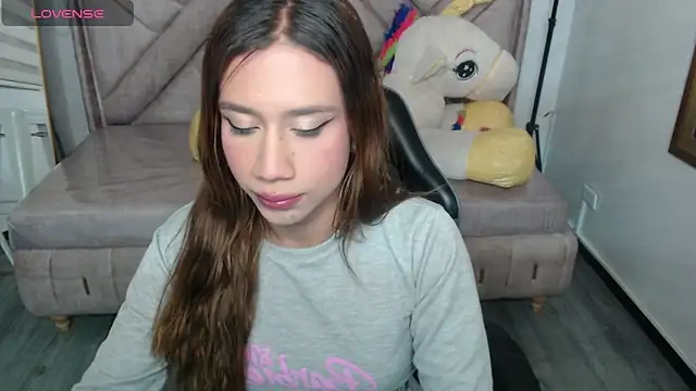 Evy Luxx v online show from 11-18-25, 03:43