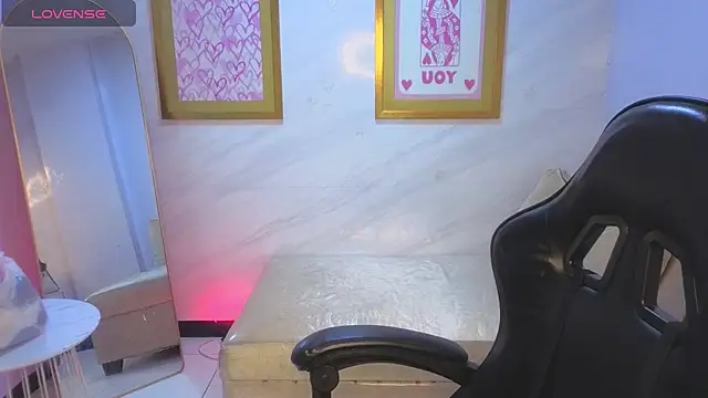 Evy Luxx v online show from 04-24-26, 03:41