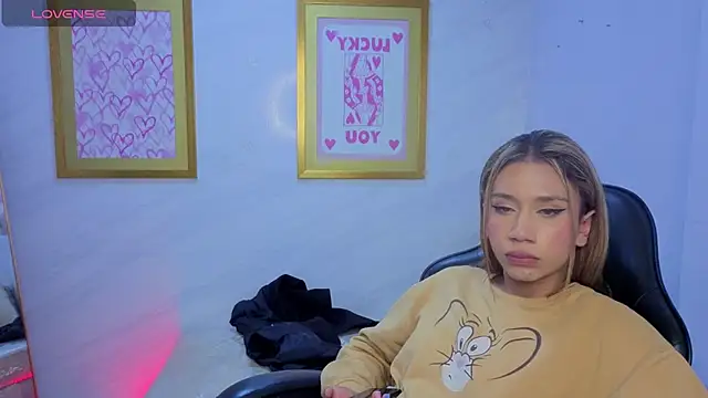 Evy Luxx v online show from 05-05-26, 03:31