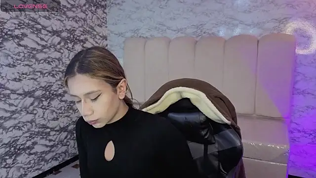 Evy Luxx v online show from 02-06-26, 03:24