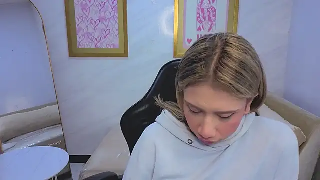 Evy Luxx v online show from 04-10-26, 03:24