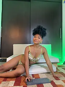 Snapshot of vanestraus chatting on 07-17-26, 07:33 vanestraus online show from 07-17-26, 07:33
