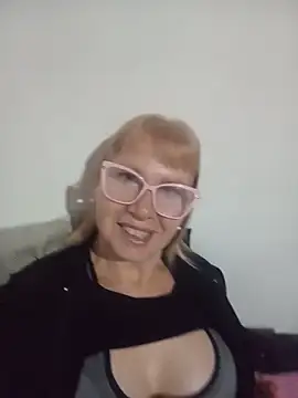 Snapshot of SexyMilf1211 chatting on 06-02-26, 11:21 SexyMilf1211 online show from 06-02-26, 11:21