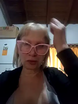 Snapshot of SexyMilf1211 chatting on 05-05-26, 05:16 SexyMilf1211 online show from 05-05-26, 05:16