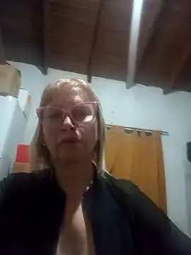 Snapshot of SexyMilf1211 chatting on 05-06-26, 11:53 SexyMilf1211 online show from 05-06-26, 11:53