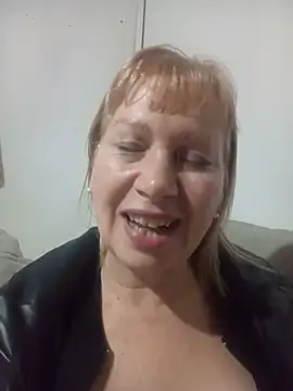 Snapshot of SexyMilf1211 chatting on 05-31-26, 12:00 SexyMilf1211 online show from 05-31-26, 12:00