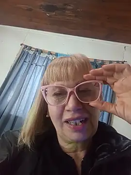 Snapshot of SexyMilf1211 chatting on 06-14-26, 03:02 SexyMilf1211 online show from 06-14-26, 03:02
