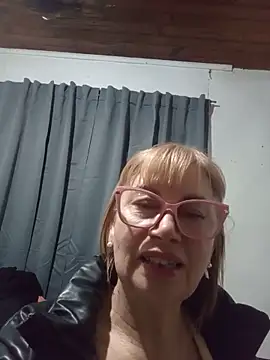 Snapshot of SexyMilf1211 chatting on 06-29-26, 11:32 SexyMilf1211 online show from 06-29-26, 11:32